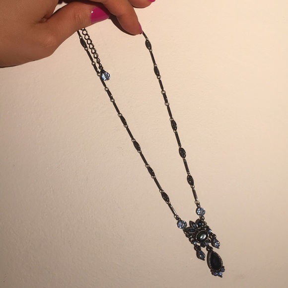 ELEGANT AND UNIQUE NECKLACE AND BRACELET SET - Picture 7 of 7